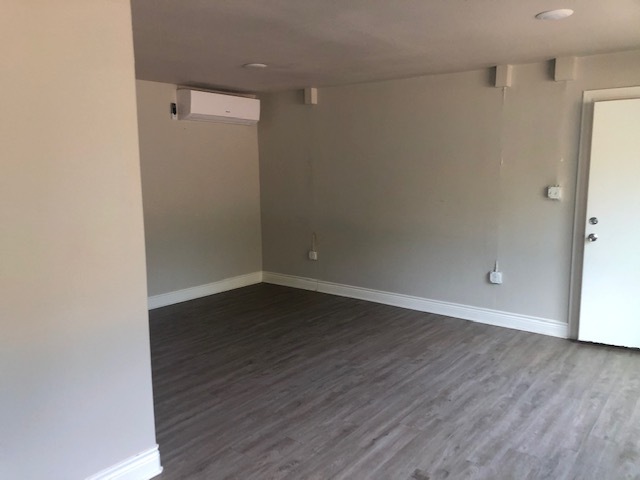Building Photo - 1806 W Oakwood St