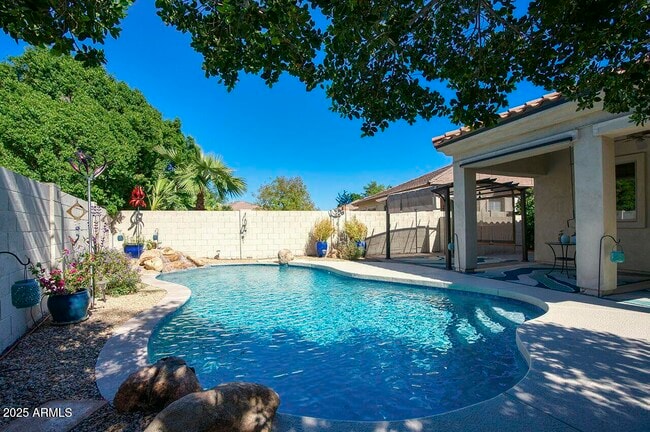 Foto del edificio - 7726 S El Camino Dr