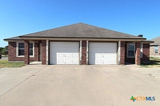 Building Photo - 2915 Sunflower Trail