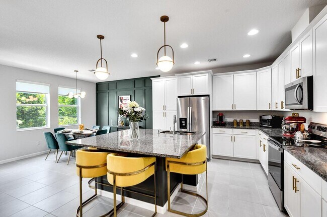 Foto del edificio - 16330 Oakview Dr