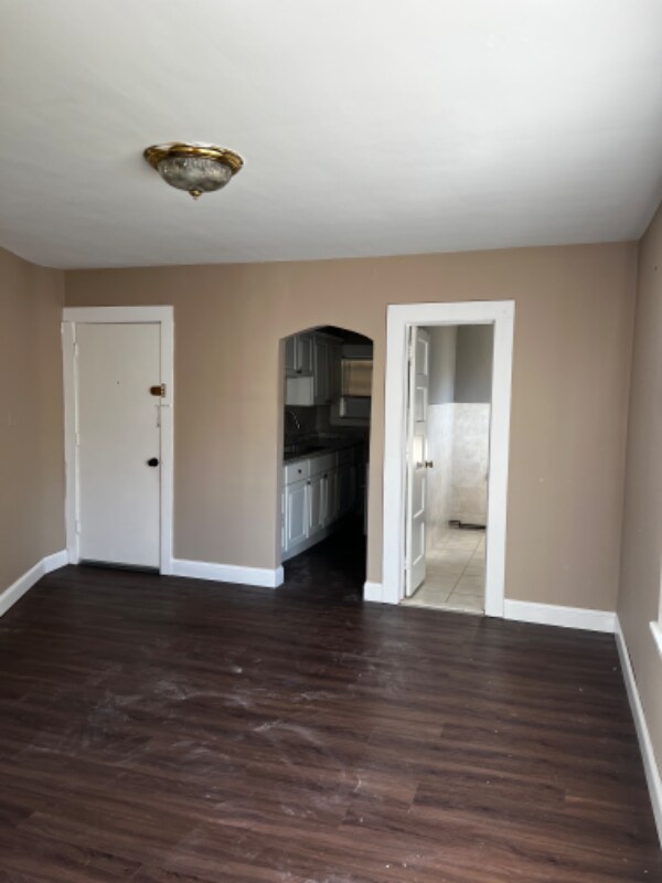 Building Photo - 383 Davis St