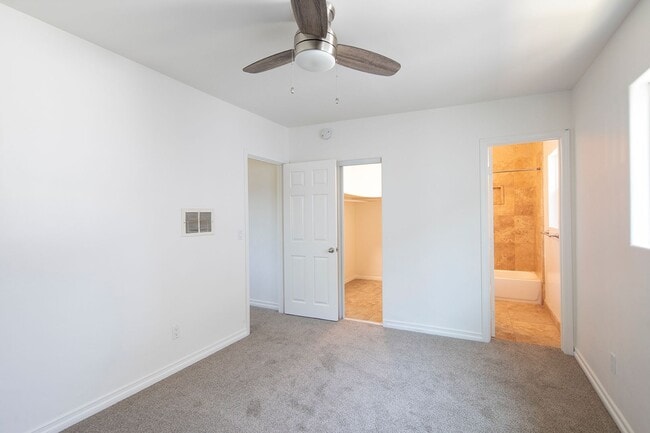 Building Photo - 1Br in Amazing Carlsbad Location ~ Less th...