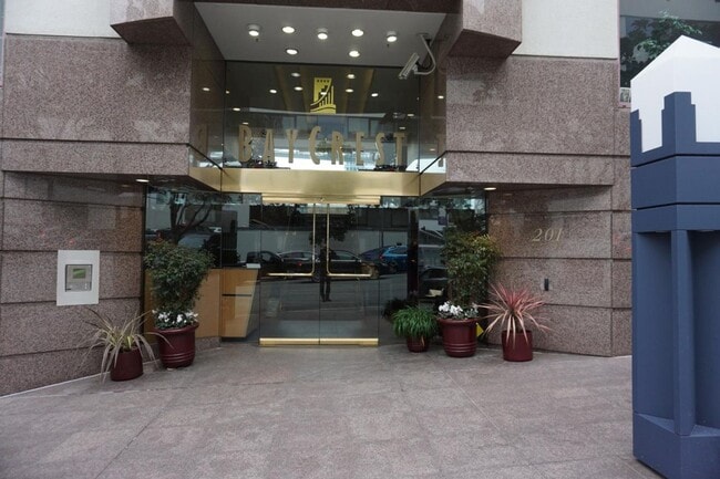 Building Photo - San Francisco furnished, High-floor studio...