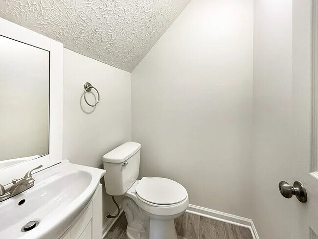 Foto del edificio - 5721 Bridgette Dr
