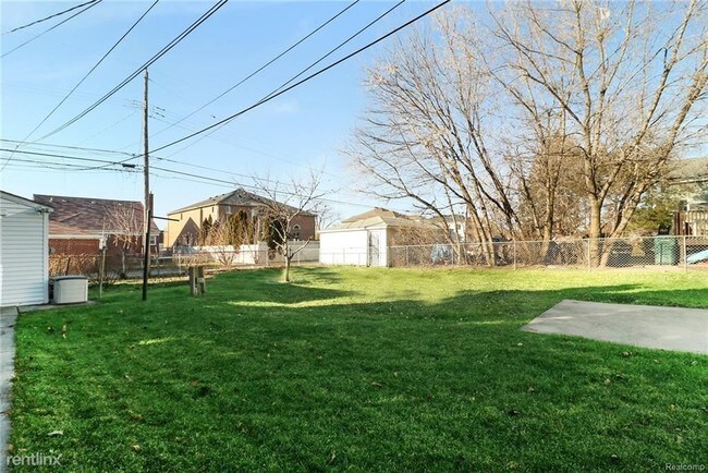 Foto del edificio - 3 br, 2 bath House - 7415 Maple St