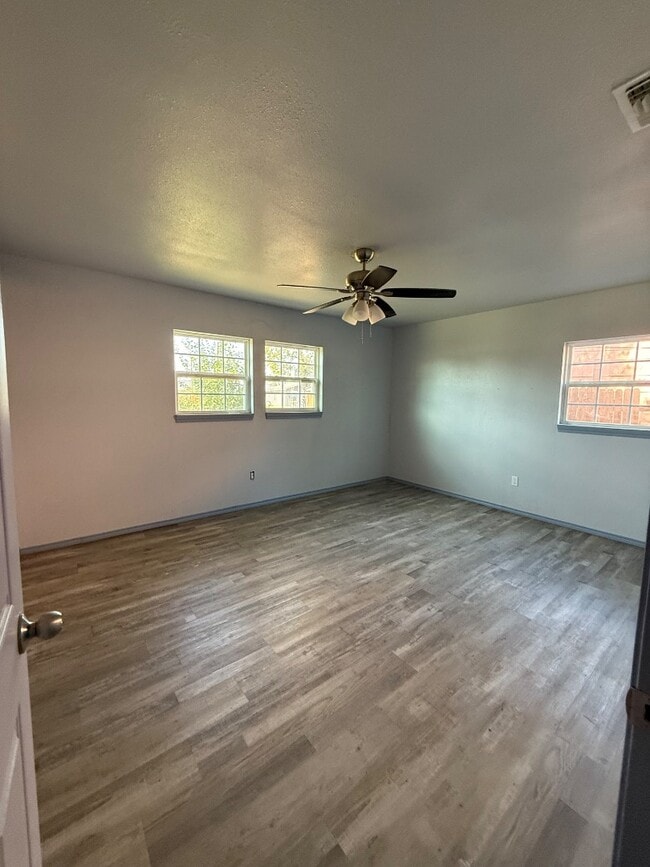 Foto del edificio - 1507 E 16th St
