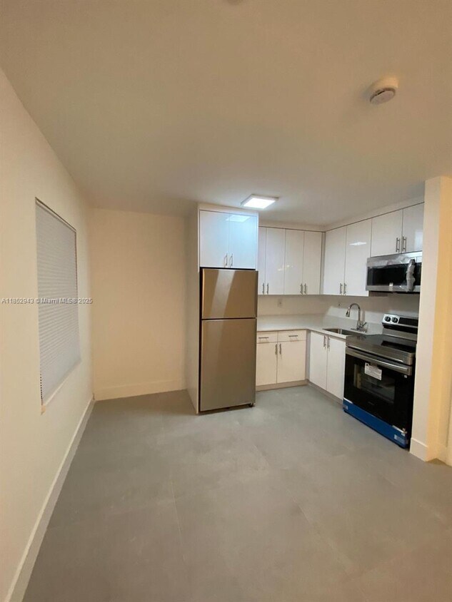 Foto principal - 615 NE 3rd St