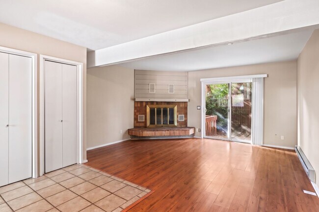 Building Photo - 2633 Juniper Ave