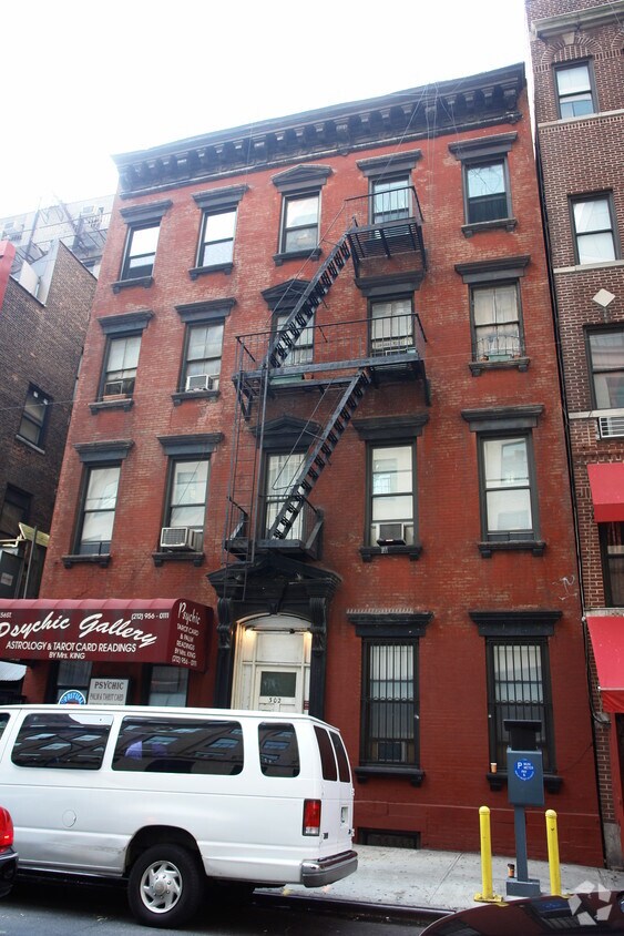 Foto del edificio - 302 W 56th St