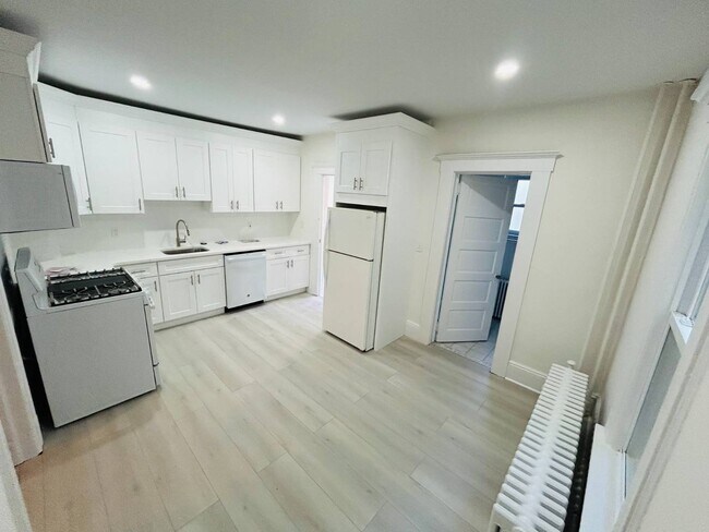 Foto del edificio - 133 Berry Hill Rd
