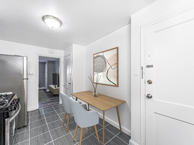 Foto del edificio - 2 W Oakland Ave