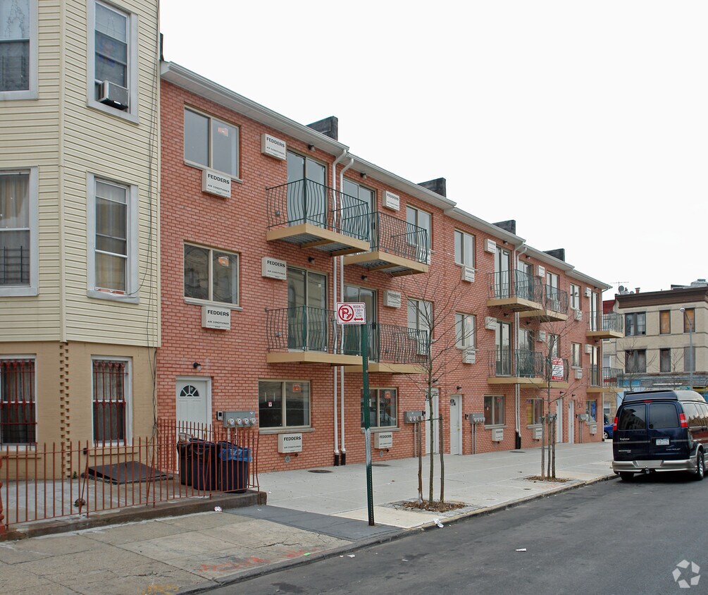 Building Photo - 154-162 Schaefer St