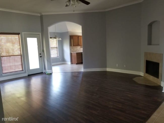 Building Photo - 3 br, 2 bath House - 4420 Canyon Ridge