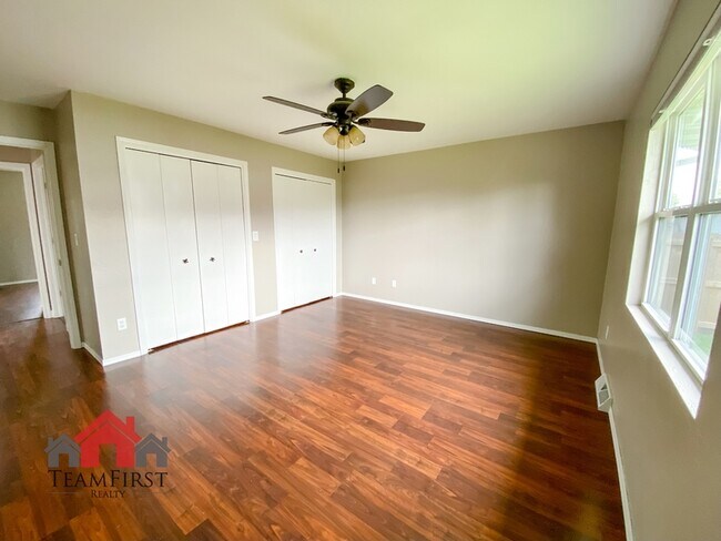 Foto del edificio - 1256 Crown Ct