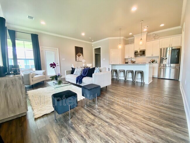 Foto del edificio - 8103 Stonelake Cir Ave E