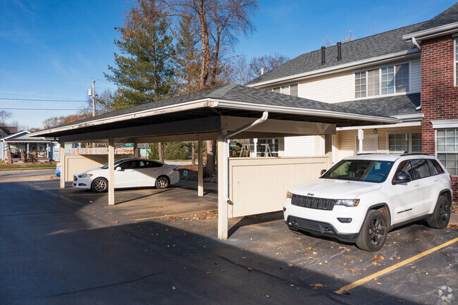 Foto del edificio - Village Green Townhomes