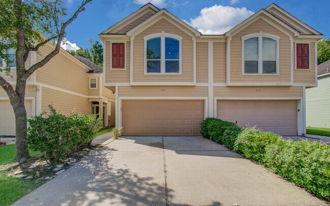 Foto del edificio - 743 Hallsleigh Ln