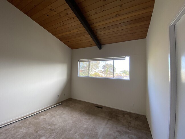 Building Photo - 318 Corte Madera Ave