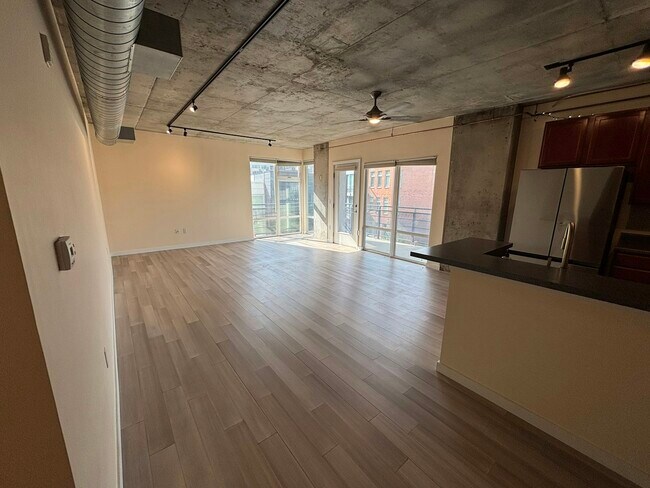 Foto del edificio - 1475 Delgany St