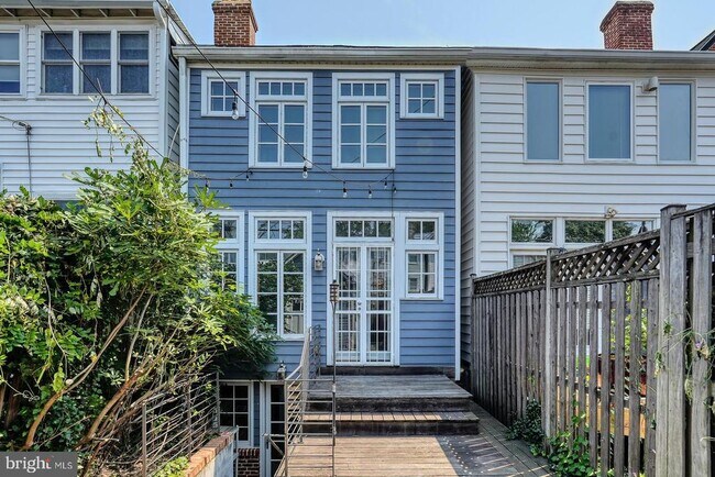 Foto del edificio - 2428 Tunlaw Rd NW