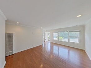Building Photo - 515 N Alisos St
