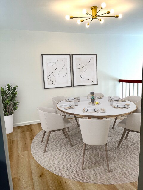 El comedor se comunica con la cocina. - 10911 Bluffside Dr
