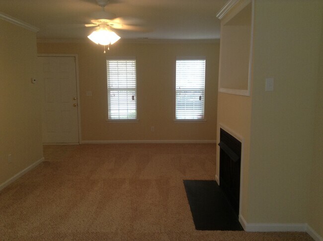 Building Photo - 139 Ashmont Dr