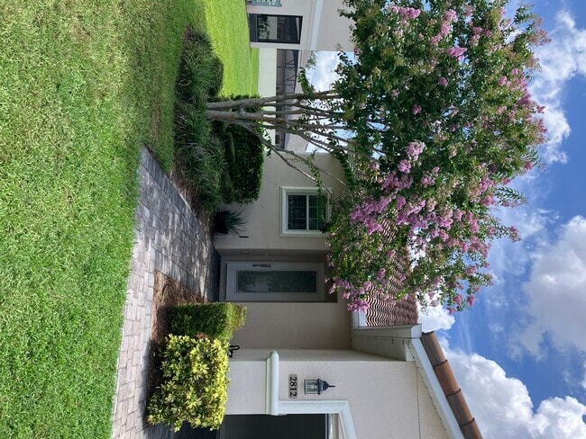 Building Photo - 2812 Plymouth PIace