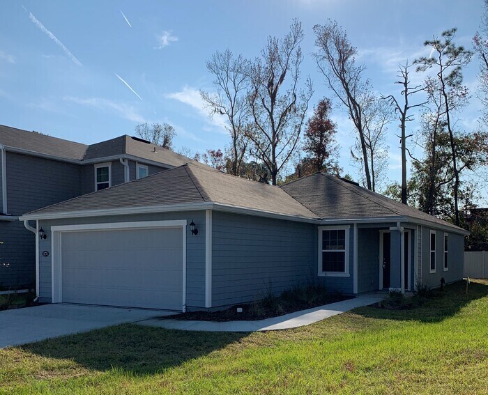 Foto principal - Built in 2021! Charming 3 Bed/2 Bath Home,...