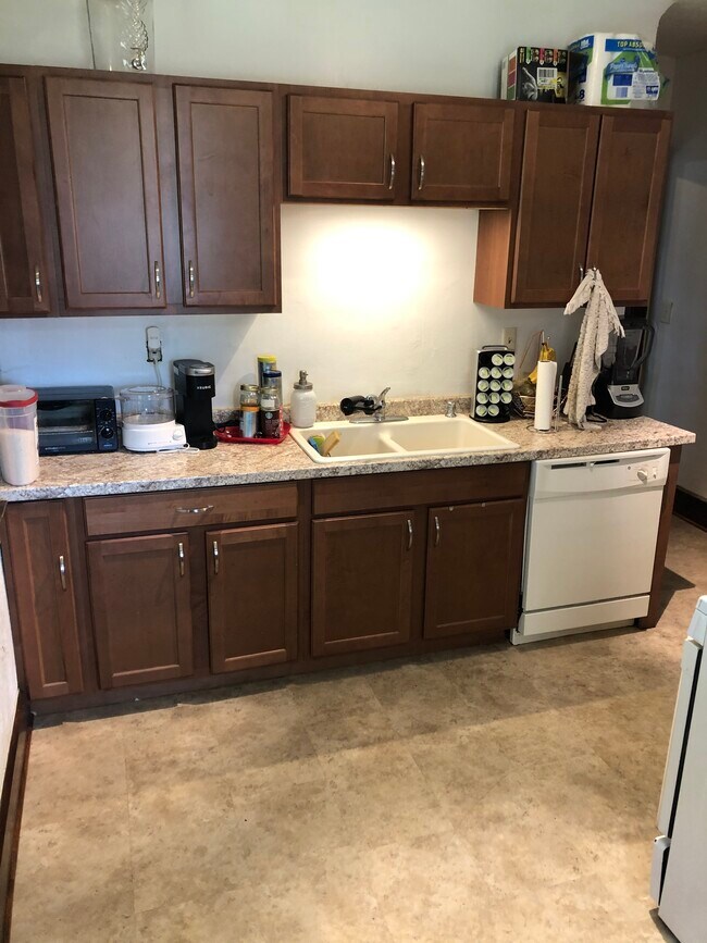 Foto del edificio - 271 S Cypress Ave