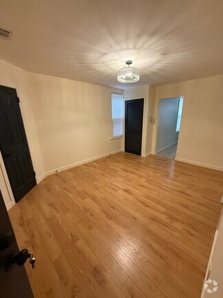 Building Photo - 132 Wakeman Ave