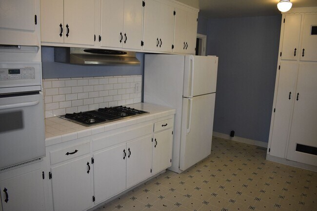Building Photo - 3207 58th St