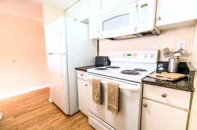 Building Photo - 127 Greyrock Pl