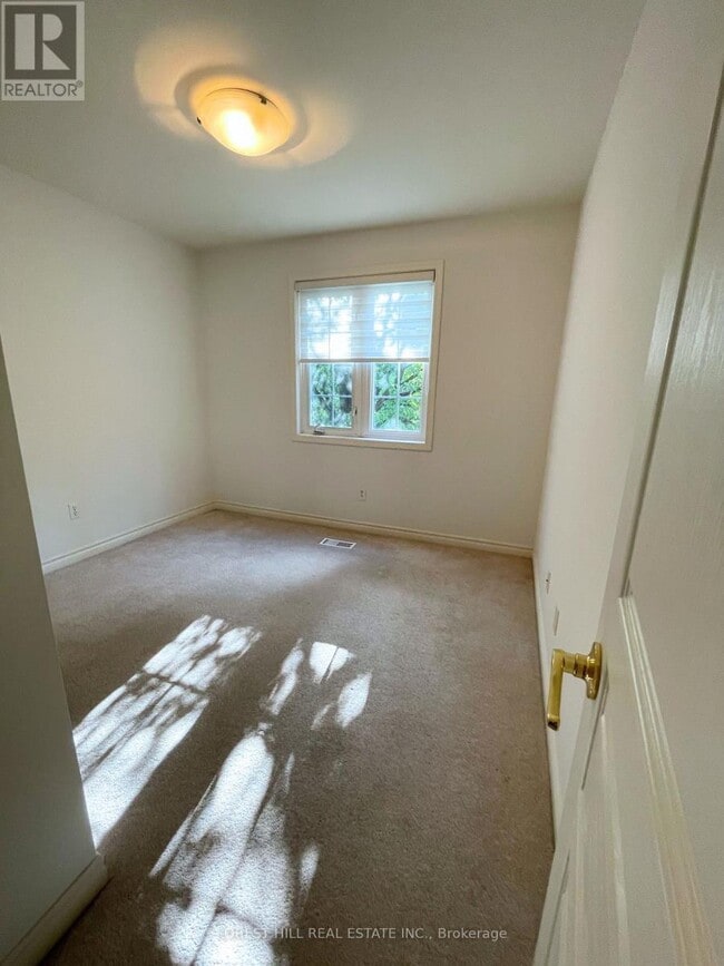 Building Photo - 11 Everson Dr