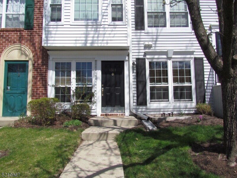 Foto principal - 1311 Persimmon Ct