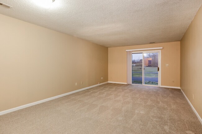 Building Photo - 2110 Historic Oaks Blvd