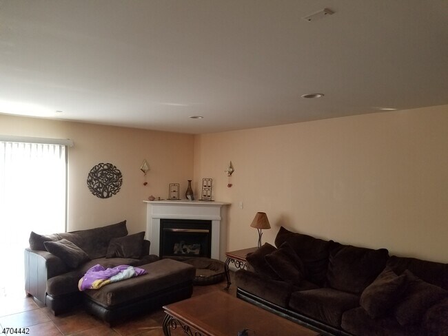 Foto del edificio - 12 Peachtree Ln