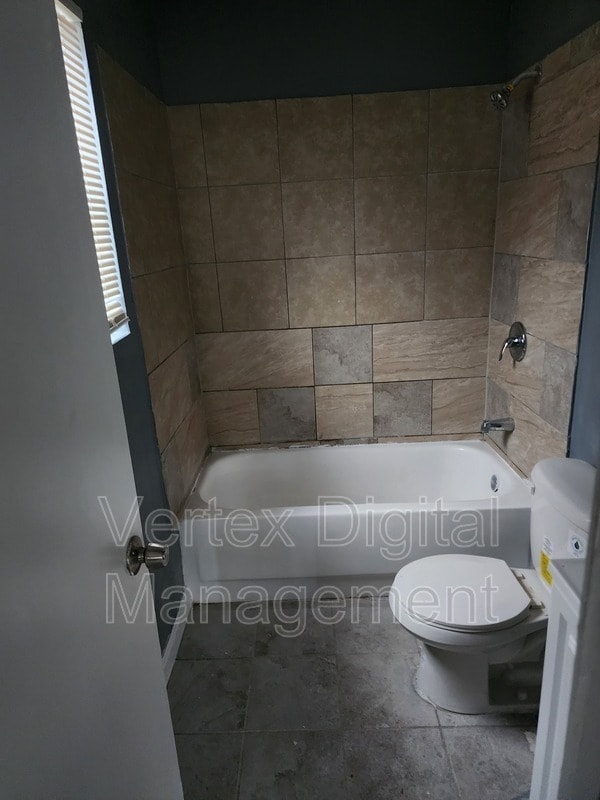 Building Photo - 3380 Benbow Dr