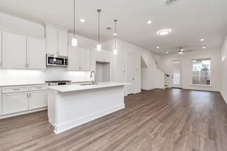 Building Photo - 221 Cockerel St