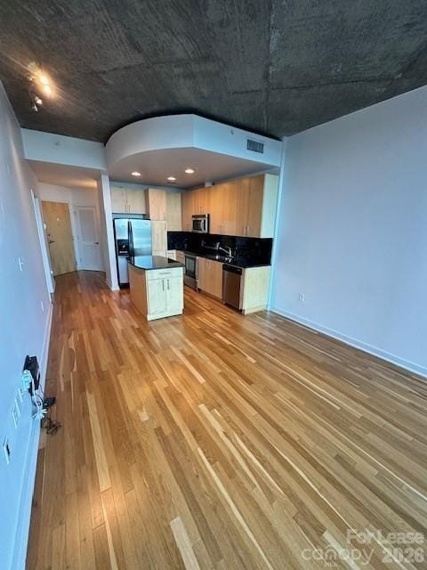 Foto del edificio - 210 N Church St