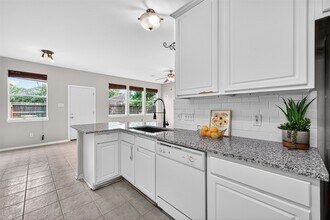 Building Photo - 16855 Carrollton Creek Ln