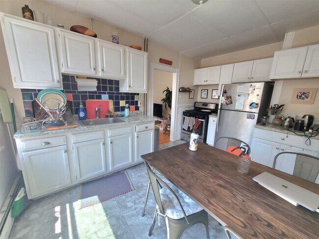 Building Photo - 280 Brookline Street Apt #3, Cambridge, MA...