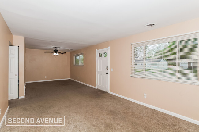 Foto del edificio - 3839 Standish Ave