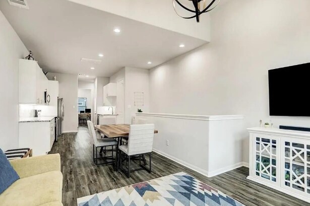 Foto del edificio - 4906 Paradigm Ln
