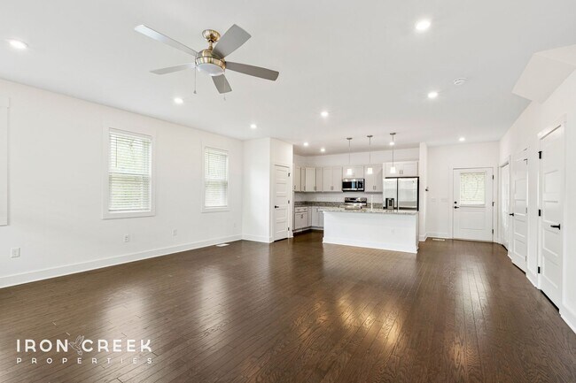 Building Photo - Stunning Three-Bedroom Home in Candler