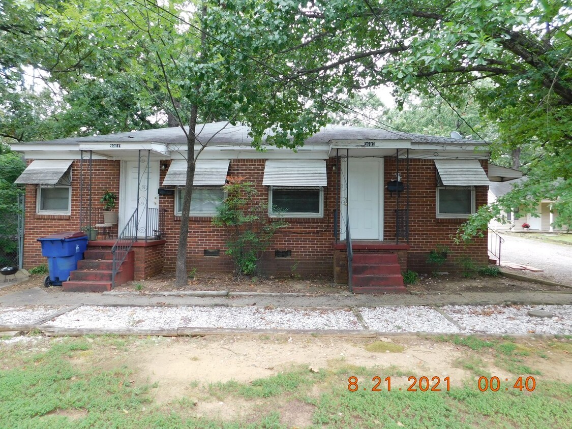 Primary Photo - 1 bedroom 1 bath apartment Water paid