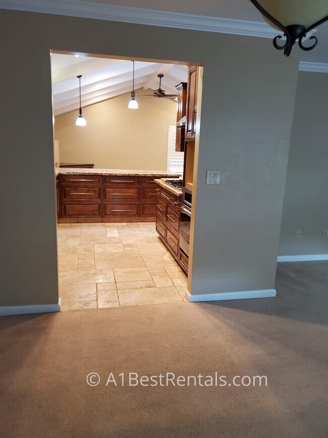 Foto del edificio - 3905 Marigold Ln