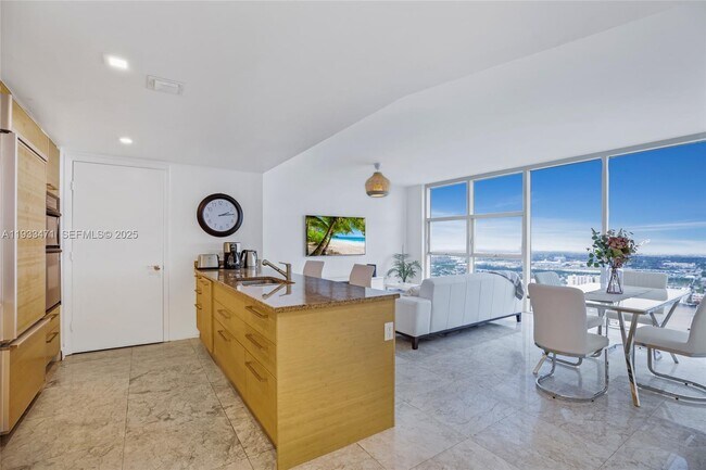 Foto del edificio - 1830 S Ocean Dr