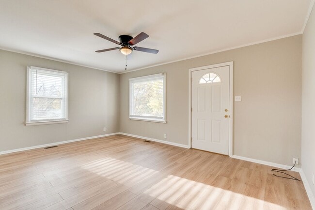 Foto del edificio - 2614 Mimosa Ln