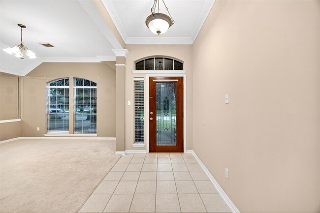 Foto del edificio - 9910 Ripple Lake Dr